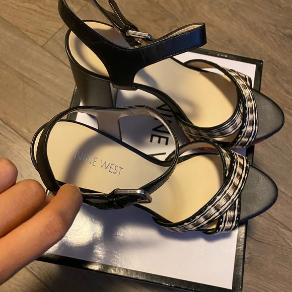 Brand new! Nine West leather heels - Picture 4 of 4